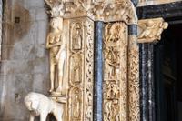 078 Trogir, Kathedrale des Hl. Laurentius, Portal von Meister Radovan