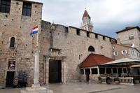 082 Trogir, Seetor mit Loggia und Benediktinerinnenkloster