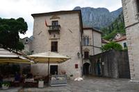 175 Kotor,  Adelspalast