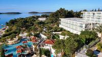 213f Hvar, Hotel Amfora