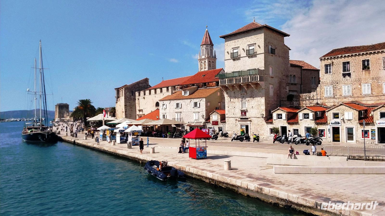 102 Trogir, Riva mit Adelspalästen und Benediktinerinnen-Kloster