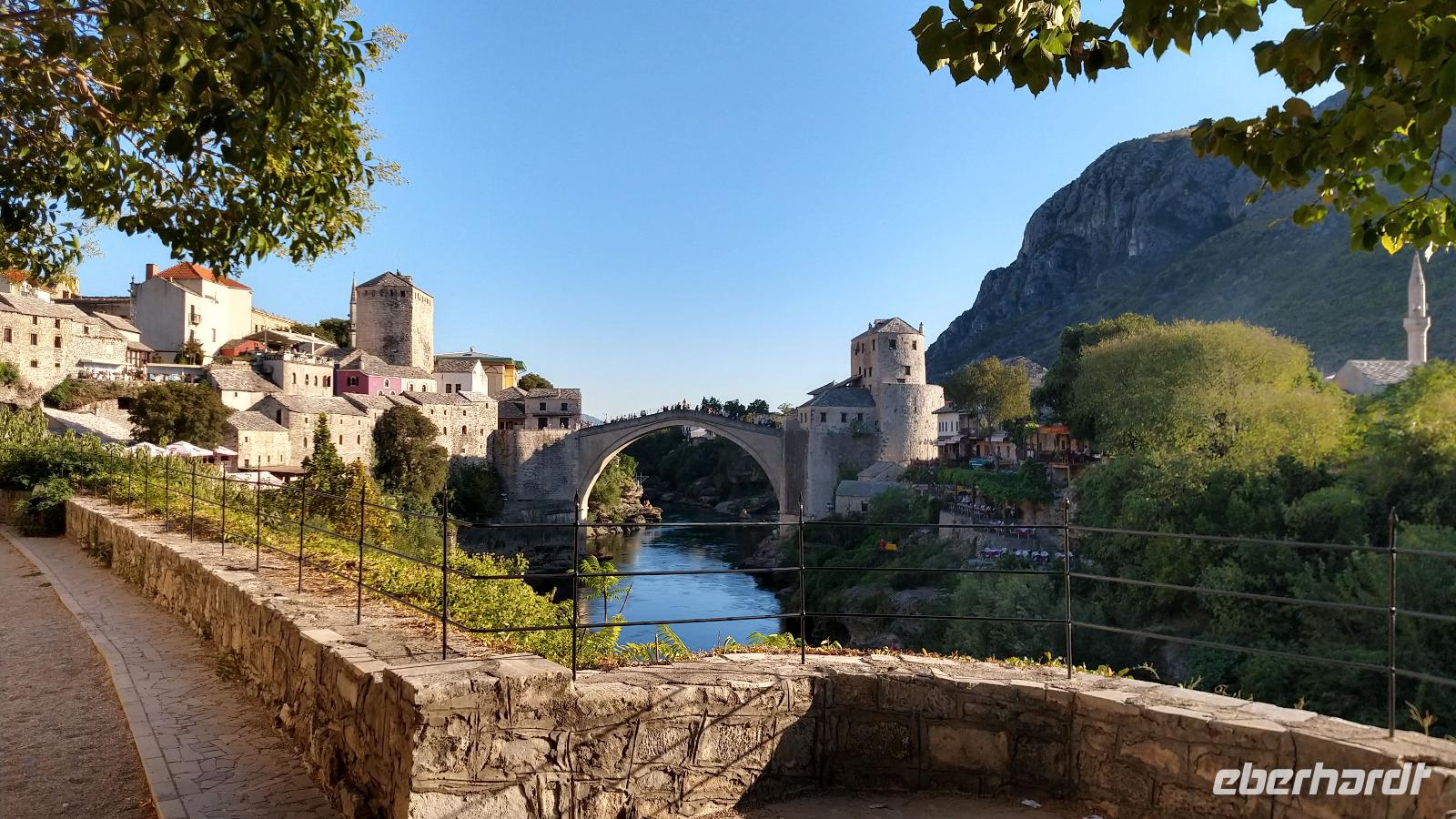 168 Mostar, Blick zur Altstadtbrücke