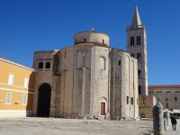 Zadar: Forum, Campanile der Kathedrale und Donatuskirche
