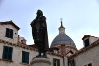247 Dubrovnik, Dichterdenkmal auf dem Grünplatz