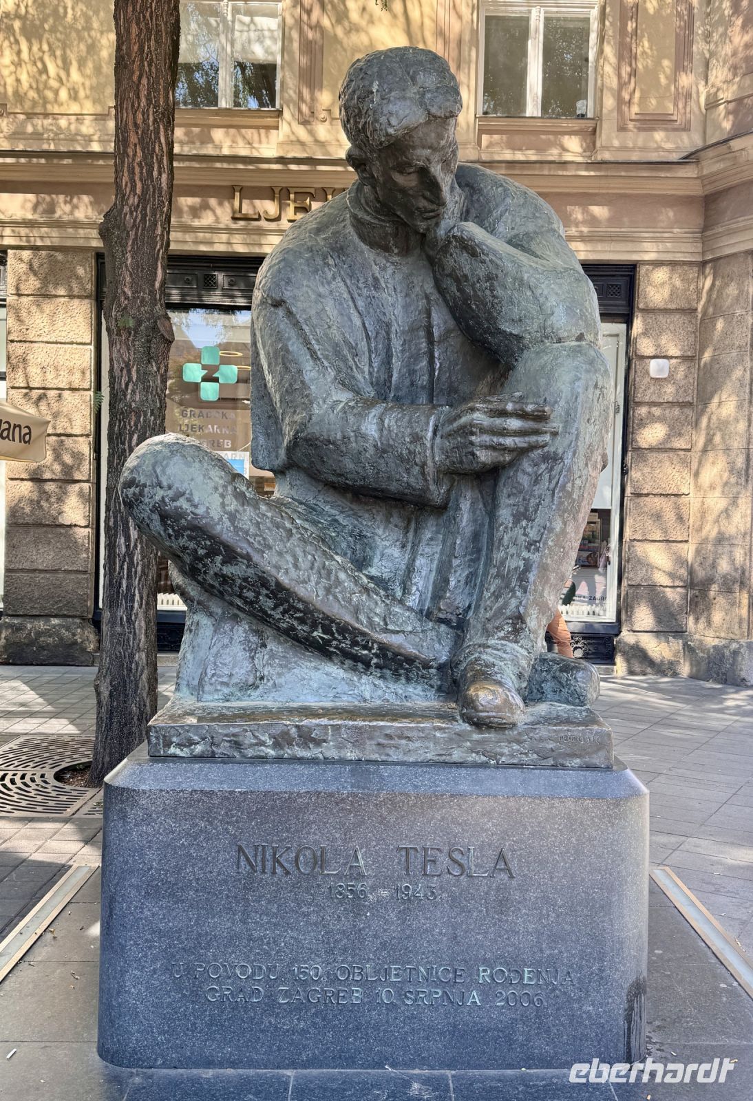 Tag 2 - Statue Nikola Tesla in Zagreb 