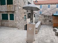 Er hat uns vor Regen bewahrt