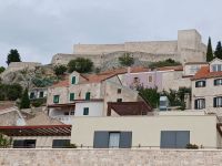 Blick auf die Festung von Šibenik