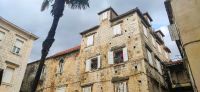 5-08 Trogir, Fensterschmuck
