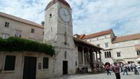 Uhrturm und Loggia in Trogir