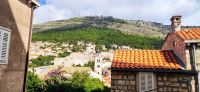 7-05 Dubrovnik, Blick vom Getreidespeicher auf die Stadt mit Berg Srd
