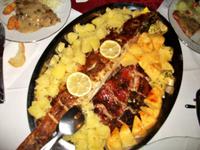 Traditionelles Mittagessen in Cigoc