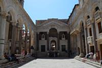 136 Split, Perestil