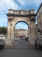 Sergierbogen - römischer Ehrenbogen in Pula