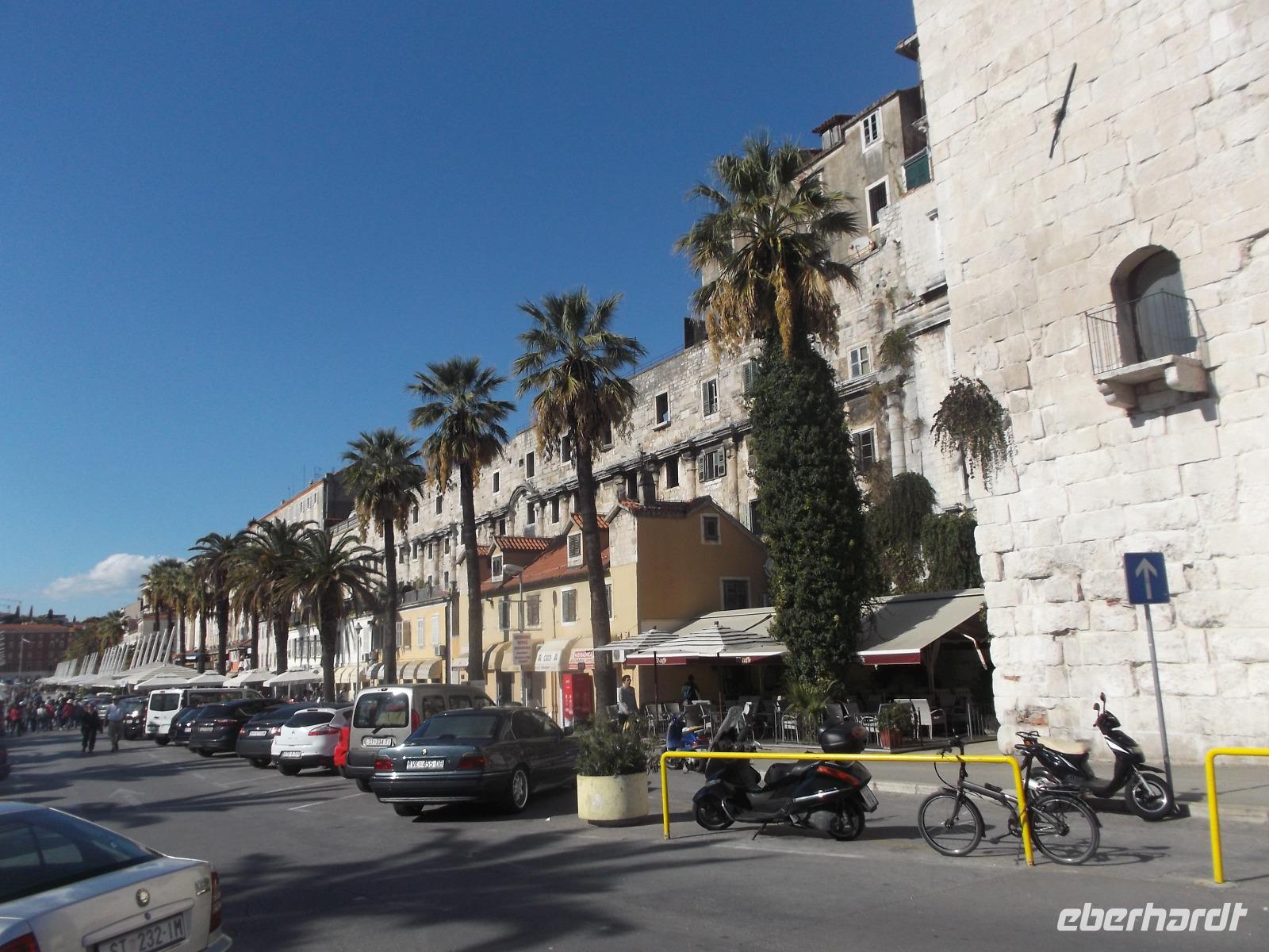Split - Palastmauer am Hafen