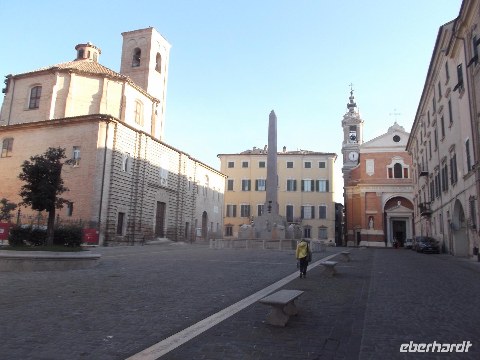 Jesi, der Marktplatz, auf dem Friedrich II. geboren wurde