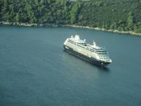 Kreuzer vor der Insel Lokrum