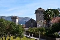 063 Ausflug zu den Elaphiten, Wohnpaläste auf der Insel Sipan