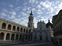 der gesamte Komplex mit Kloster