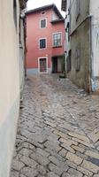 Steile Gasse in Buzet