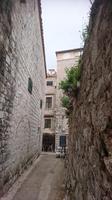 Enge Gasse im oberen Teil Dubrovniks