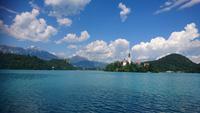 Die julischen Alpen mit Bled im Vordergrund