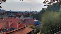 019 Zagreb, Standseilbahn und Blick zum Hotel Panorama