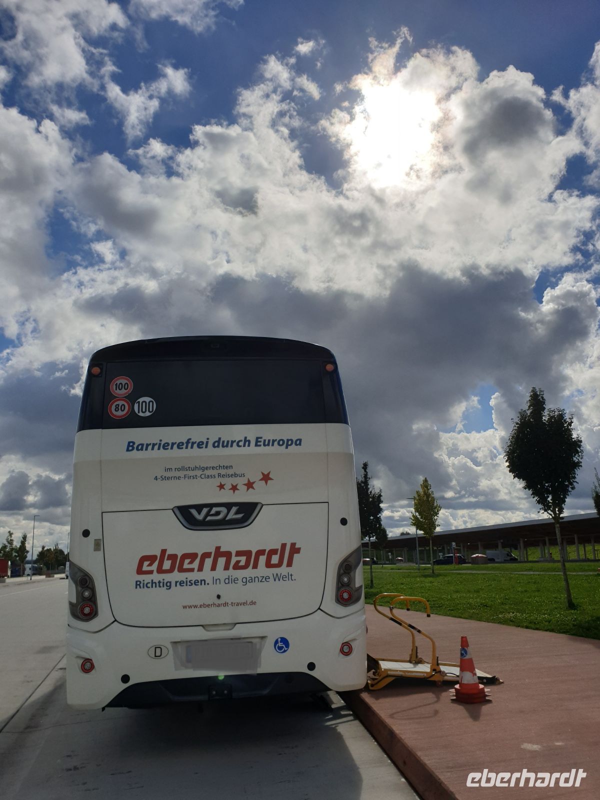 0101 Anreise; der Sonne entgegen...