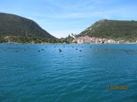 Bootsfahrt mit Blick auf Ston