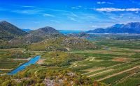 Im fruchtbaren Neretva Tal gedeihen Wein, Mandarinen und Orangen hervorragend