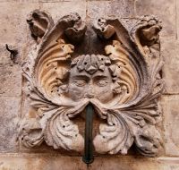 Aus den Wasserspeiern des Onofriobrunnens kann man trinken, Dubrovnik
