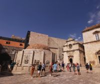 Am Onofribrunnen in Dubrovnik