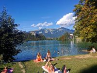 Der Bleder See hat Trinkwasserqualität und llädt zum Baden ein