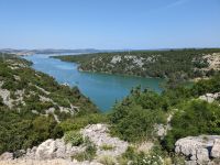 Blick von der Krka-Raststätte auf den gleichnamigen Fluss