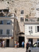 Eingang in die Kellergewölbe des einstigen Diokletians-Palastes