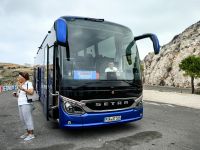 Busfahrer Andreas und Reiseleiterin Bobana auf Rab