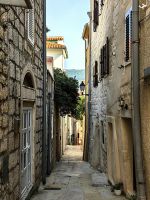 Enge Altstadtgasse in Rab