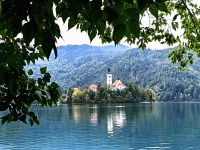 Wallfahrtskirche Maria Himmelfahrt im Bleder See