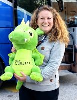 Reiseletung Simone mit dem Ljubljana Drachen