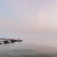 Wir stehen vor der Sonne auf