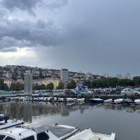 Plötzlich hört es auf zu regnen