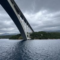 Brücke zwischen KRK und dem kroatischen Festland