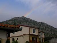 Regenbogen über Hotel Vicko