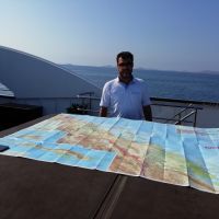 Der Kapitän stellt uns den Reiseverlauf vor