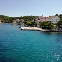 Der Hafen von Pomena erwartet uns