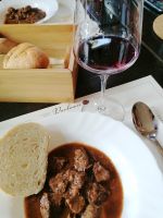 Mittagessen auf dem Weingut