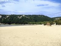 Natürlicher Sandstrand, eine Seltenheit in Kroatien., hier in Lopar