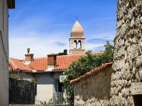 Einer der vier Türme von Rab