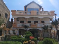 Eines von vielen schönen Häuser in Petrcani .....