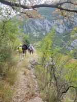 Wanderung oberhalb des Cetina-Flusses/Kroatien