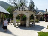 Mostar - Brunnen einer Moschee